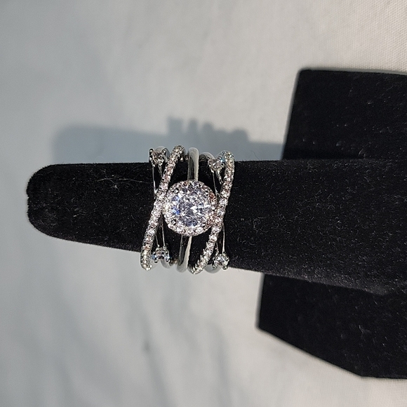 INFINITY DIAMOND RING🎄 - Picture 4 of 11